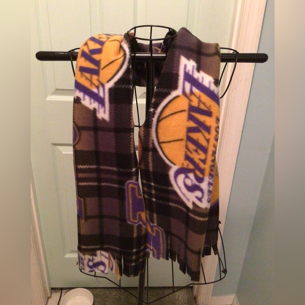 LA Lakers fringed scarf